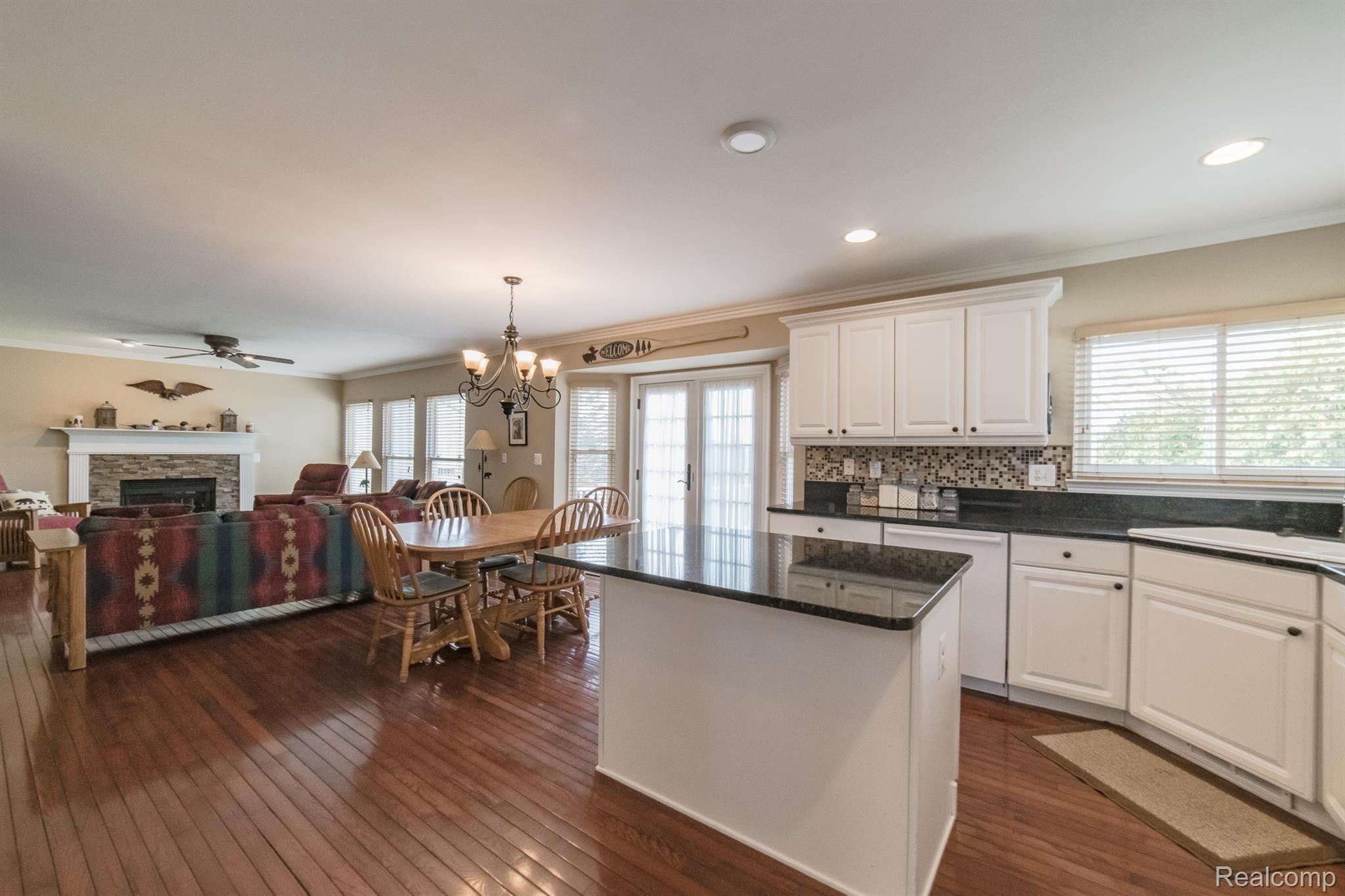 135 Ridge Field Court Oxford, MI 48371 - Photo 13 of 63 135 Ridge Field-17.jpg