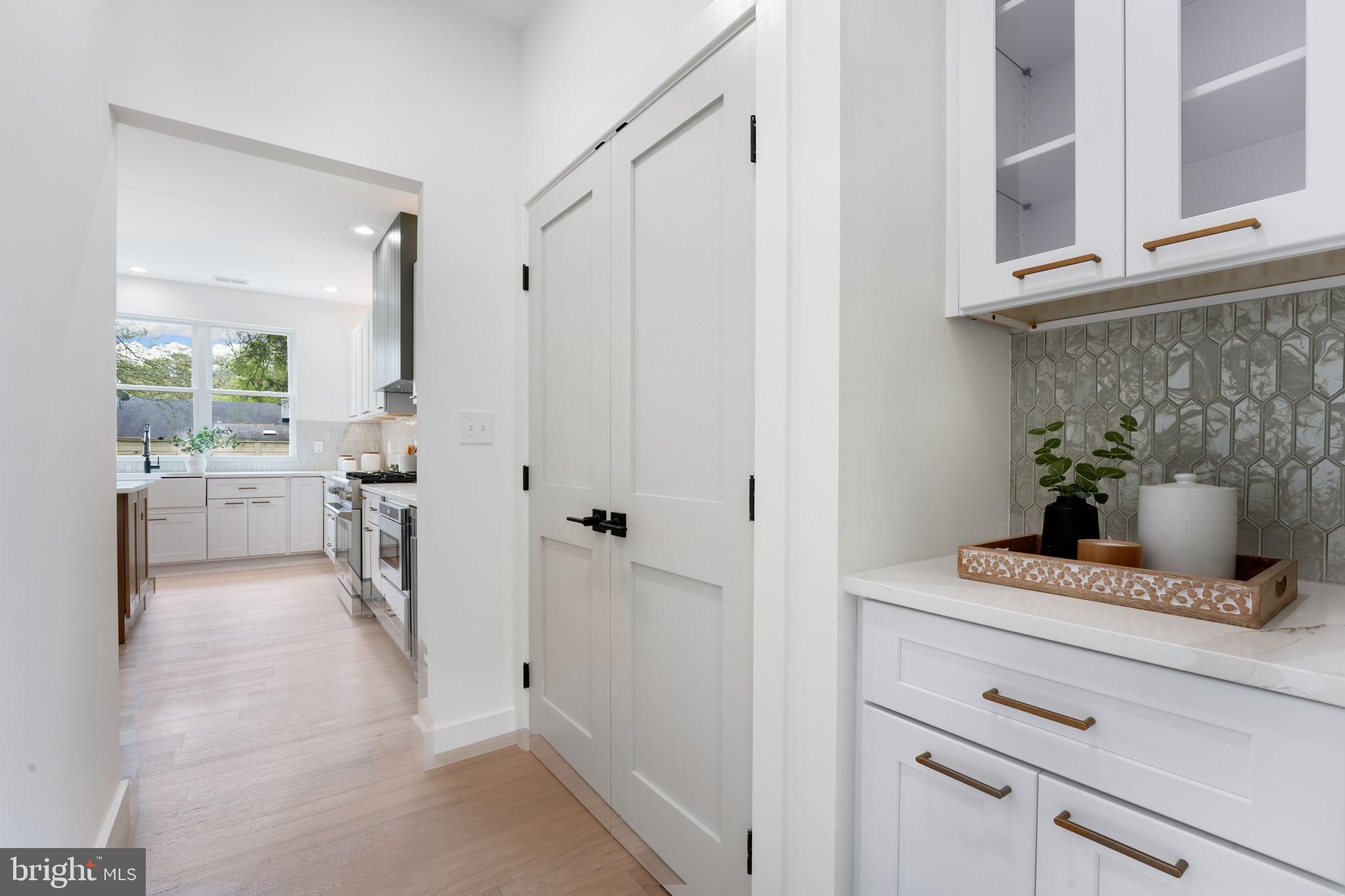 1703 Shenandoah Road Alexandria, VA 22308 - Photo 18 of 54