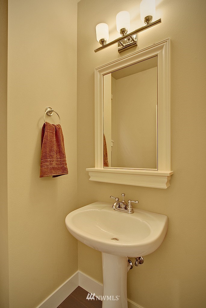 16823 37th Drive Southeast Bothell, WA 98012 - Photo 3 of 17 Gallery Image 3