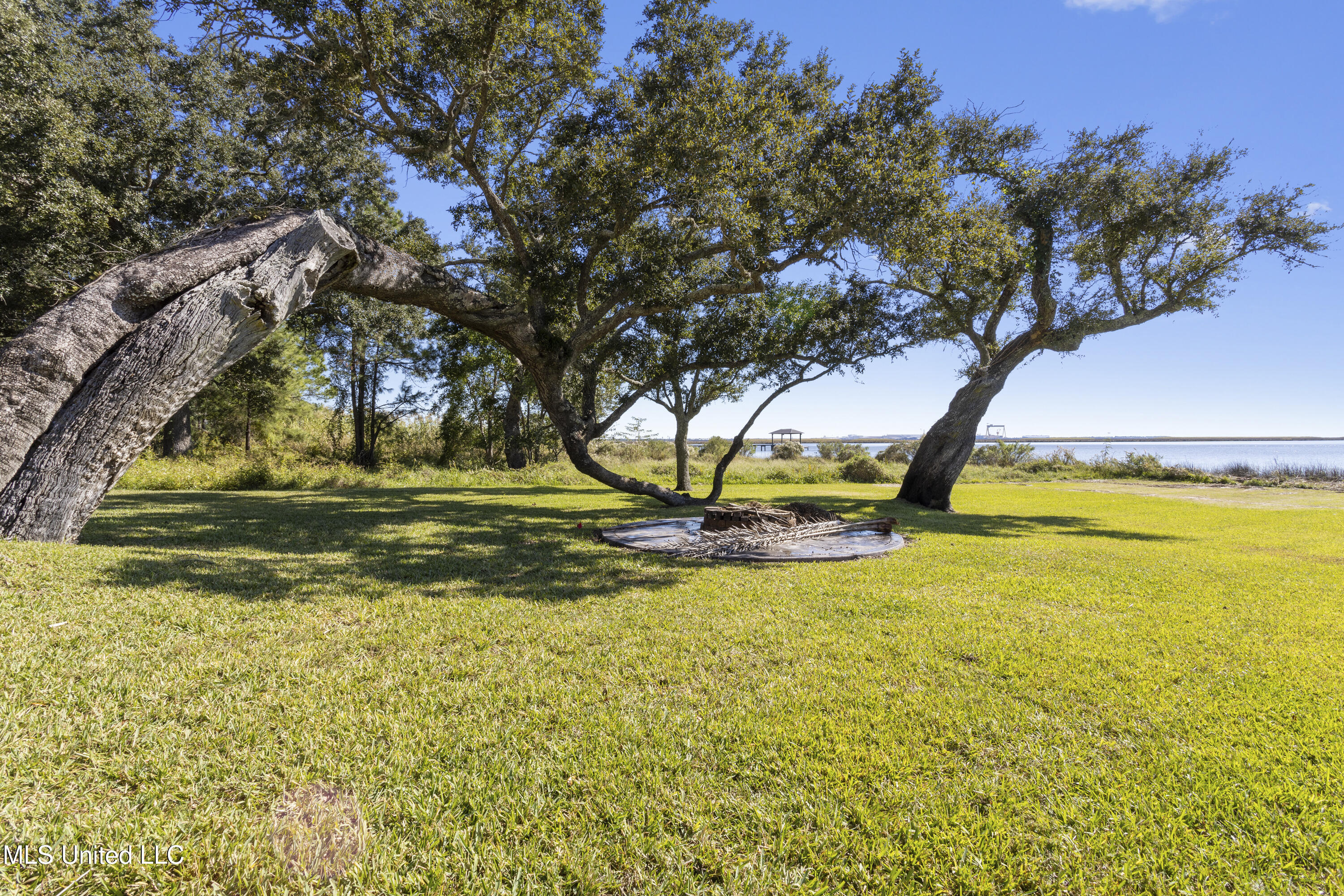 308 Italian Isle Road Gautier, MS 39553 - Photo 79 of 94 0128