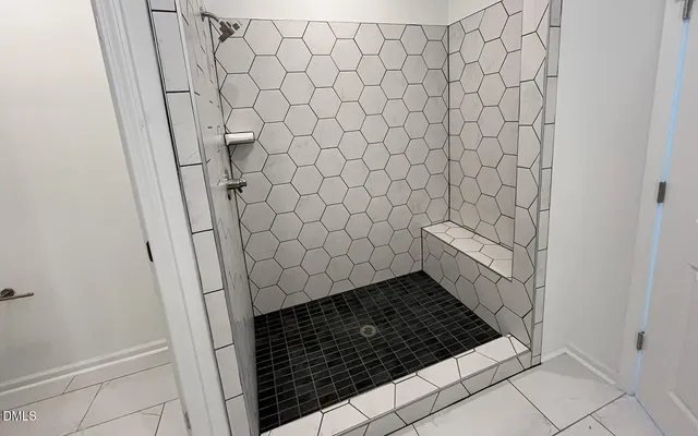 a view of a utility room