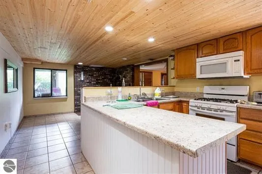 $599,900 | 3175 Strand Road, Muskegon, MI 49445