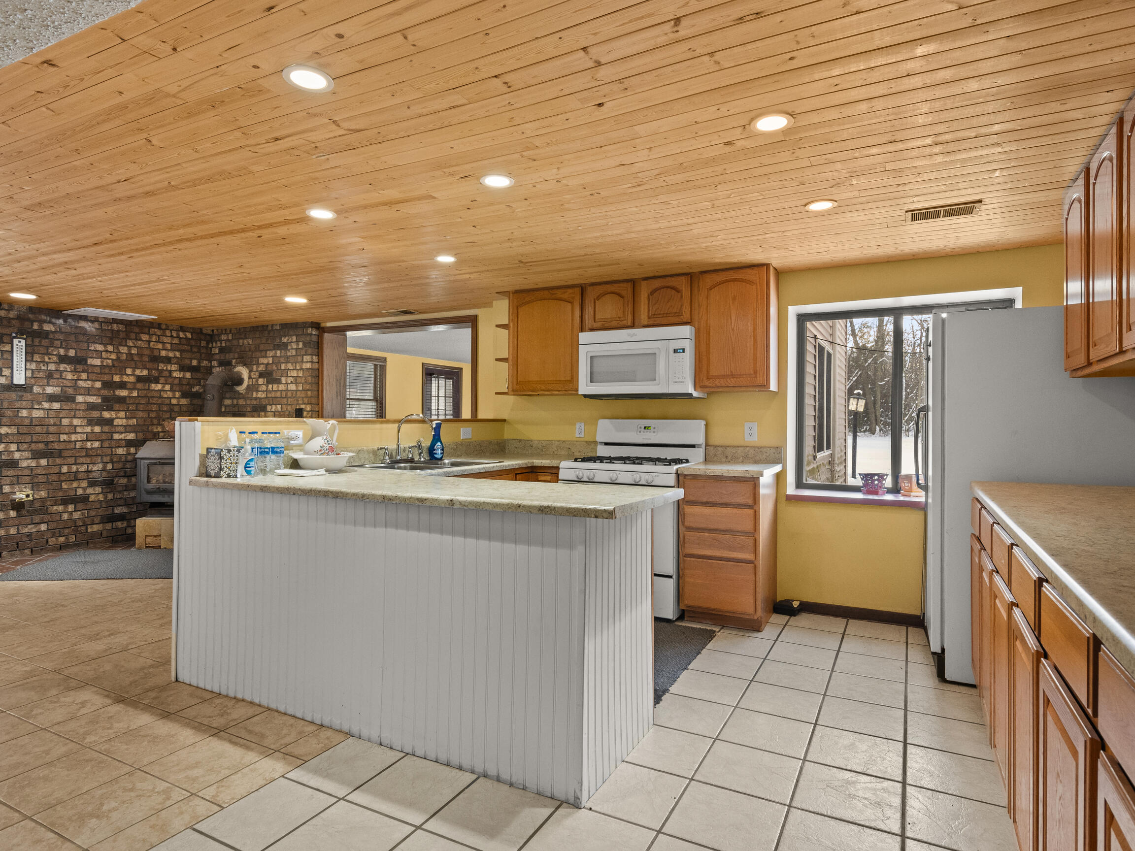 3175 Strand Road Muskegon, MI 49445 - Photo 3 of 58 Kitchen - Lower Level