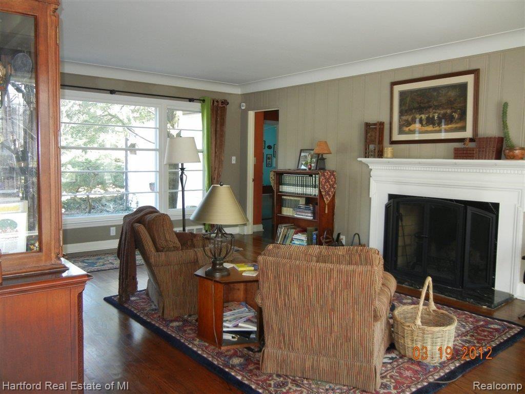 34000 Braebury Ridge Farmington, MI 48331 - Photo 12 of 25 Braebury Rdg living rm