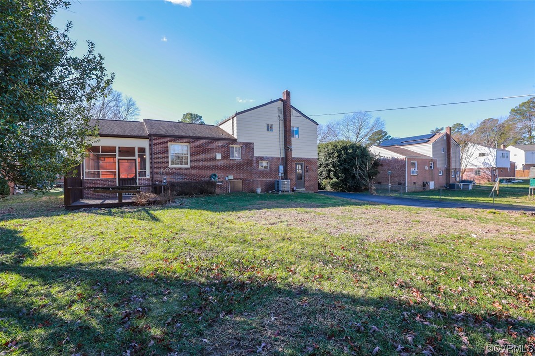 6424 Commander Road Richmond, VA 23224 - Photo 42 of 46 a house view with a garden space