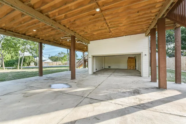 $325,000 | 3420 Sunrise Drive, Shoreacres, TX 77571