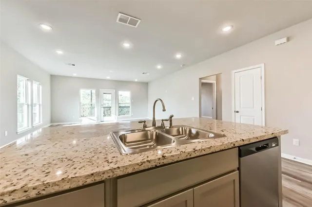 $325,000 | 3420 Sunrise Drive, Shoreacres, TX 77571