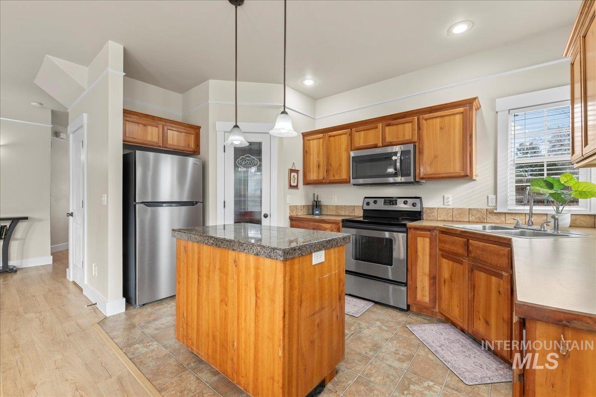 2586 North Mitchell Street Boise, ID 83704 - Photo 7 of 19