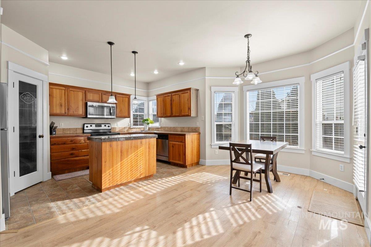 2586 North Mitchell Street Boise, ID 83704 - Photo 9 of 19