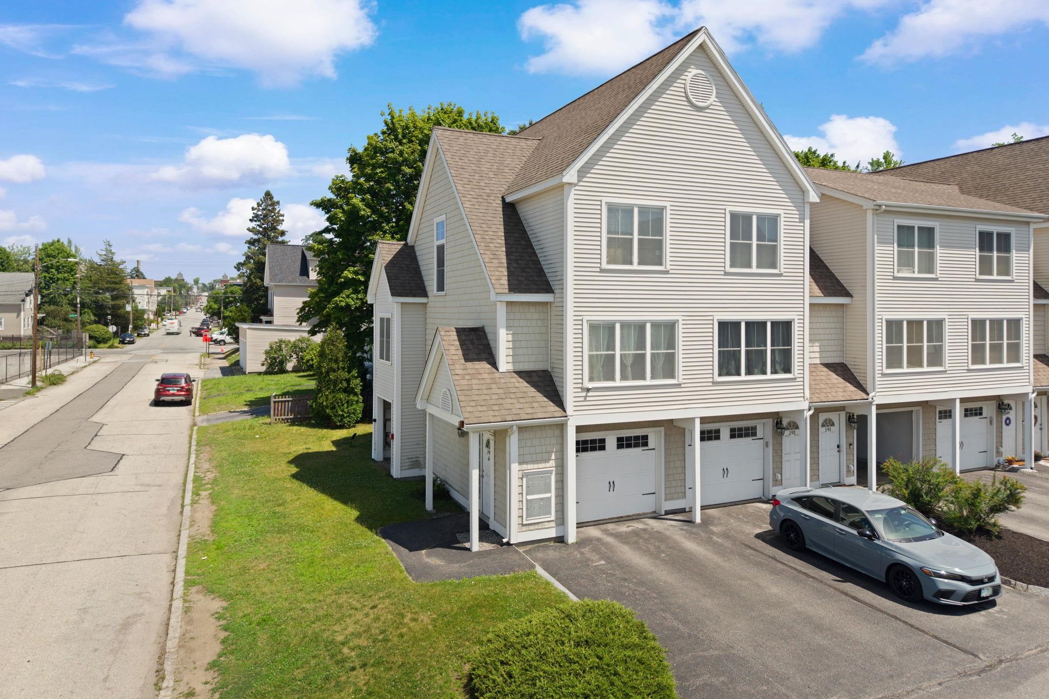 195 Silver Street, Unit 15 Manchester, NH 03103 - Photo 1 of 33
