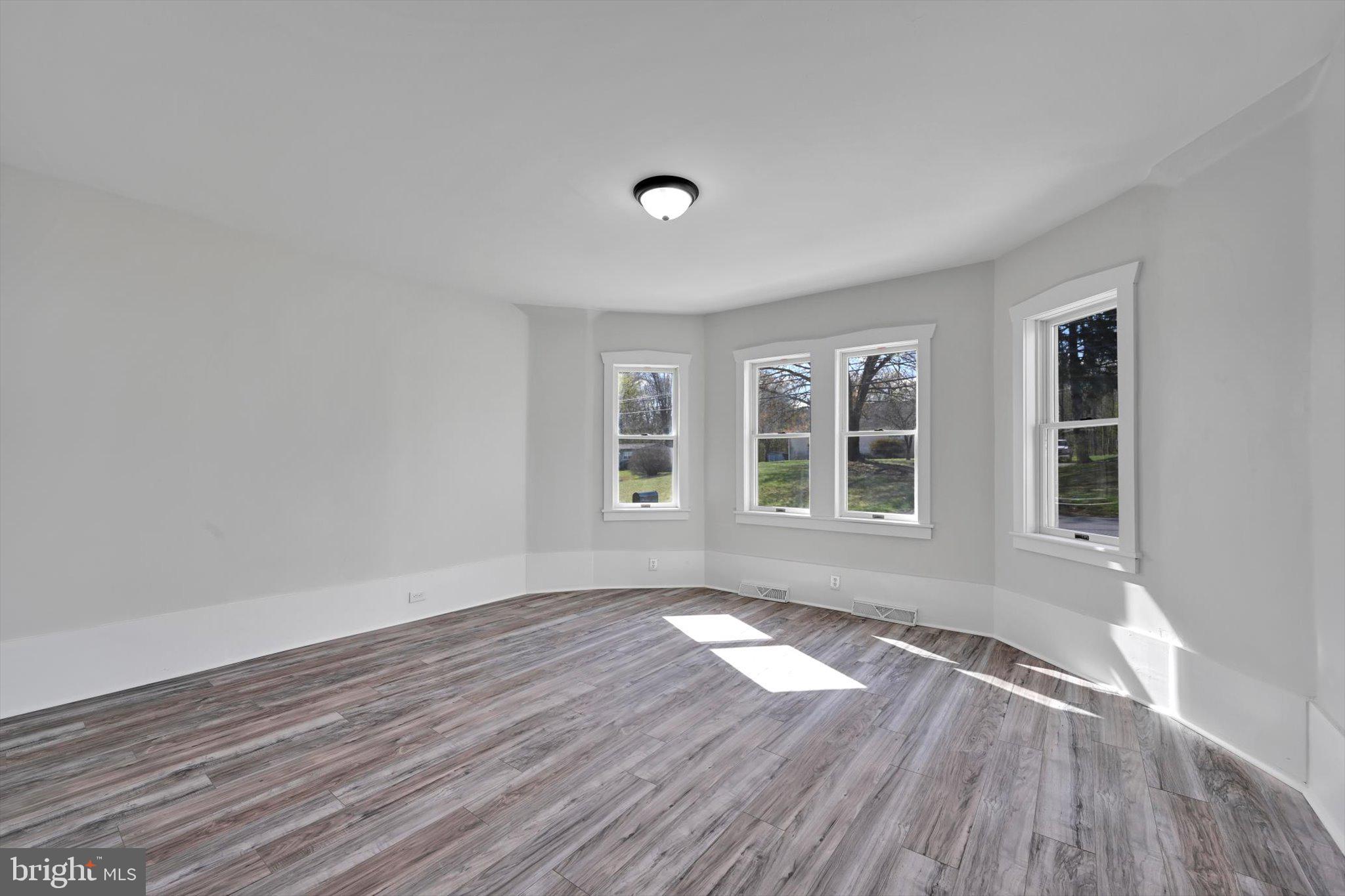 741 Hopeland Road Lititz, PA 17543 - Photo 8 of 38 Gallery Image 8