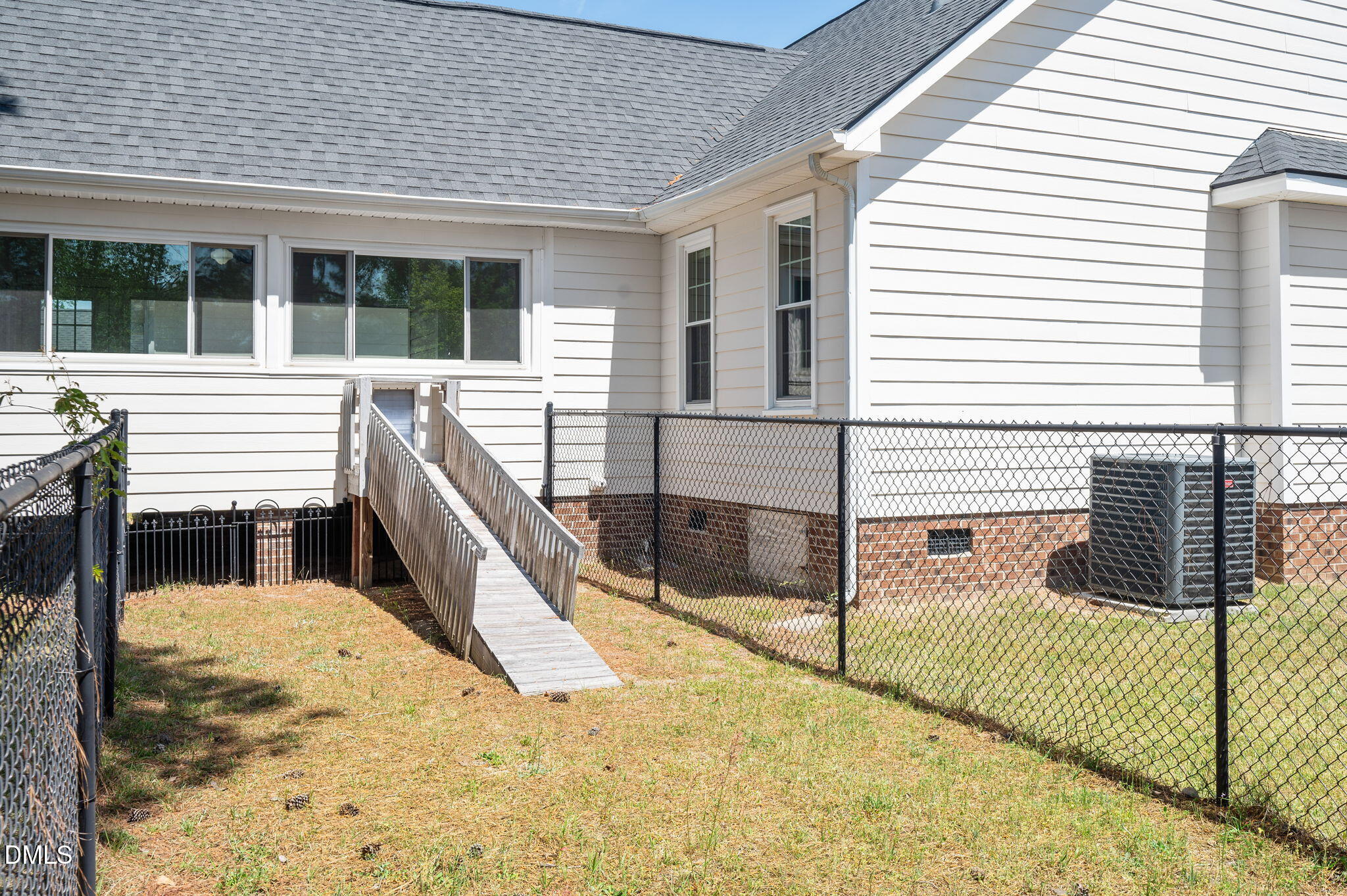 7012 Field Hill Road Raleigh, NC 27603 - Photo 32 of 37