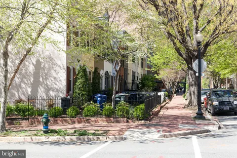 $960,000 | 800 25th Street Northwest, Unit 1002, Washington, DC 20037