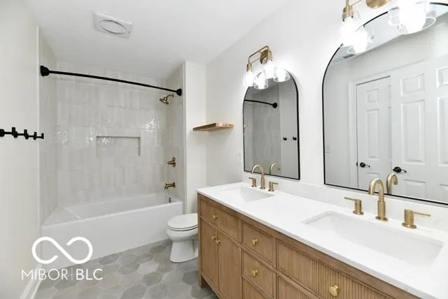 $995,000 | 13617 Creekridge Lane, Fishers, IN 46055