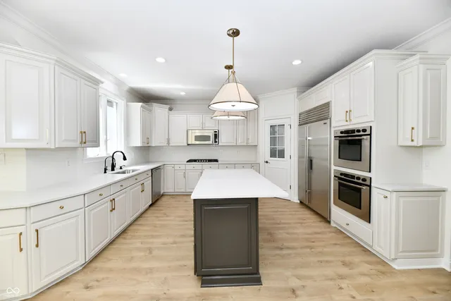 $995,000 | 13617 Creekridge Lane, Fishers, IN 46055