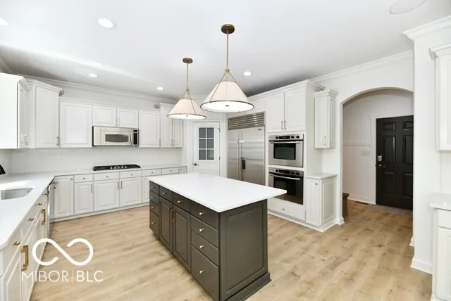 $995,000 | 13617 Creekridge Lane, Fishers, IN 46055