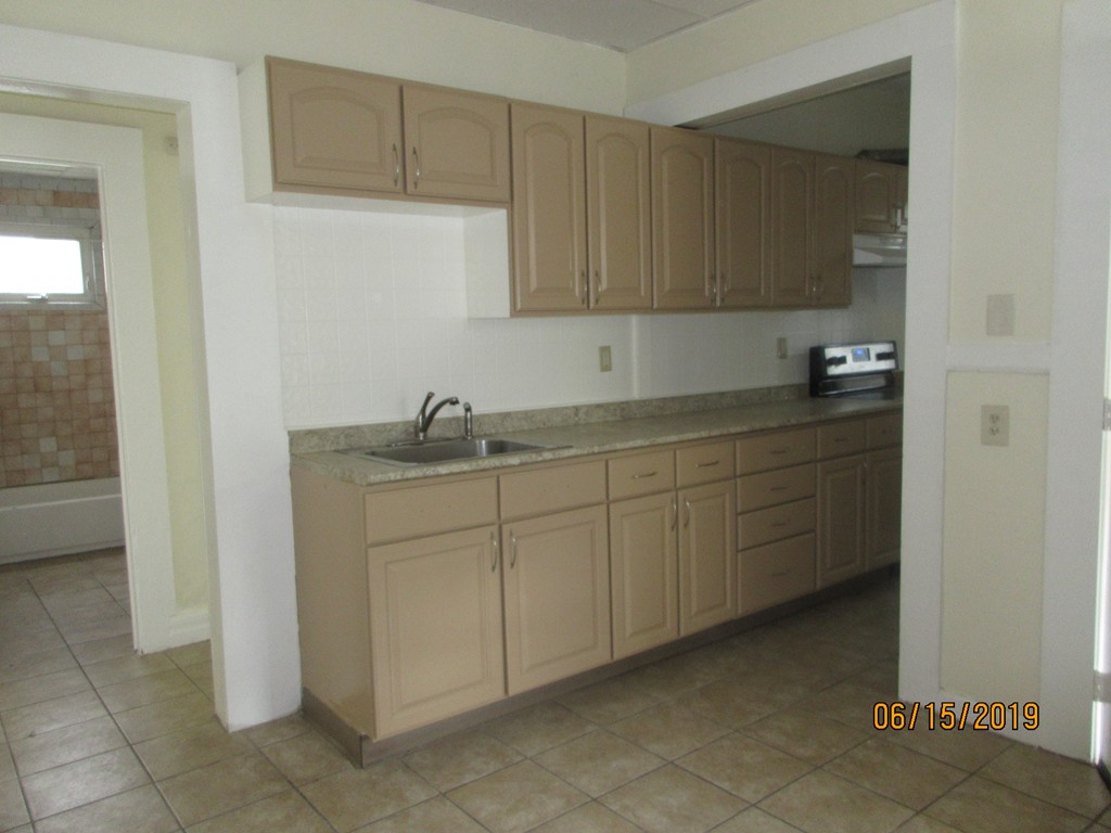 49 Montrose Street Springfield, MA 01109 - Photo 8 of 14 Gallery Image 8