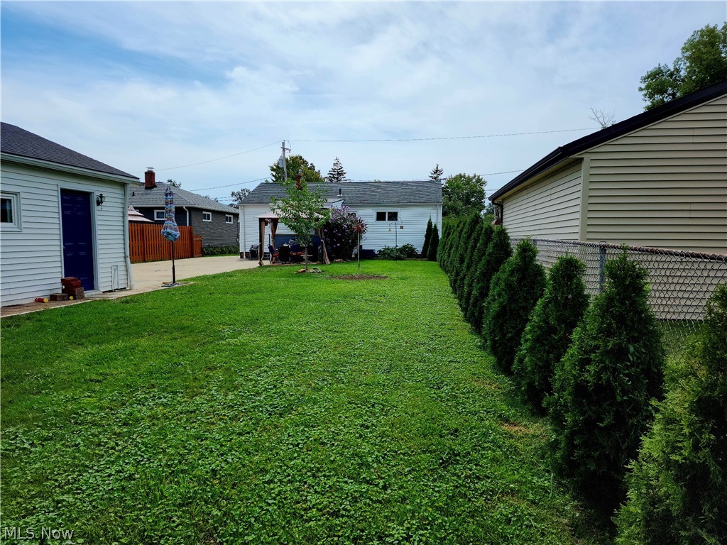 30205 Powell Road Willowick, OH 44095 - Photo 7 of 33