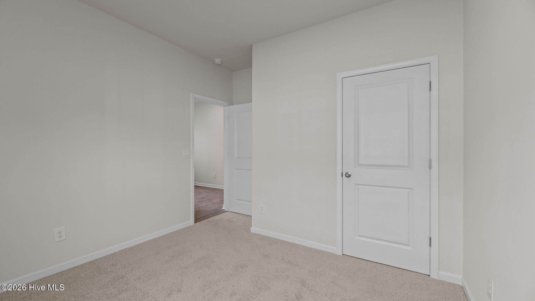 1012 Minnette Circle New Bern, NC 28562 - Photo 3 of 22 67-web-or-mls-DSC_1809