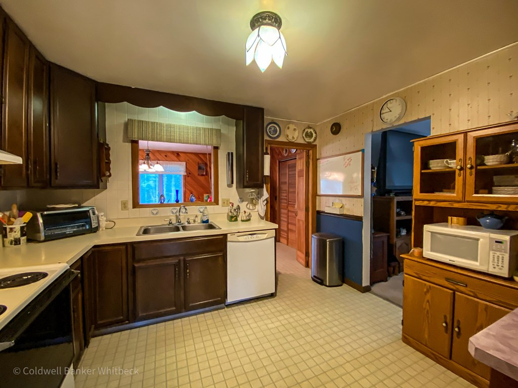 334 Telegraph Road Peru, NY 12972 - Photo 4 of 39