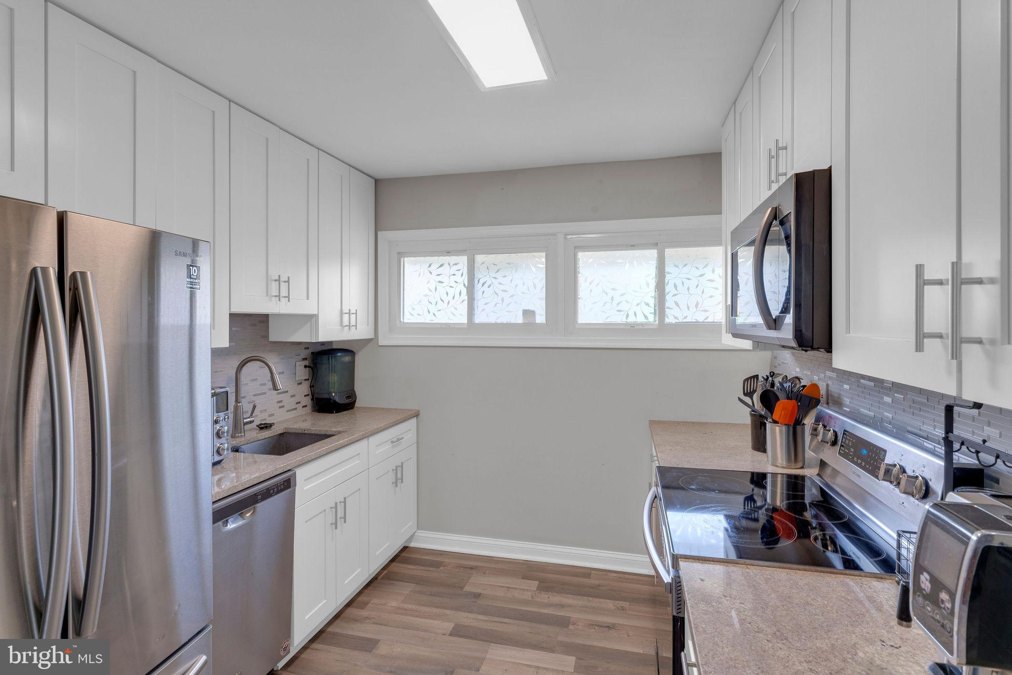 15 Wildflower Road Levittown, PA 19057 - Photo 4 of 25 Gallery Image 4