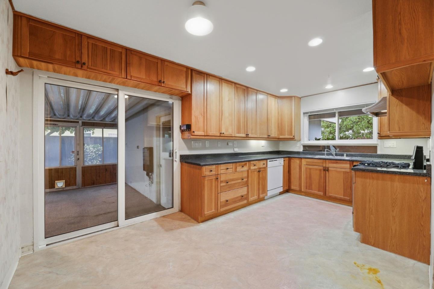 1637 Roger Street Milpitas, CA 95035 - Photo 11 of 41