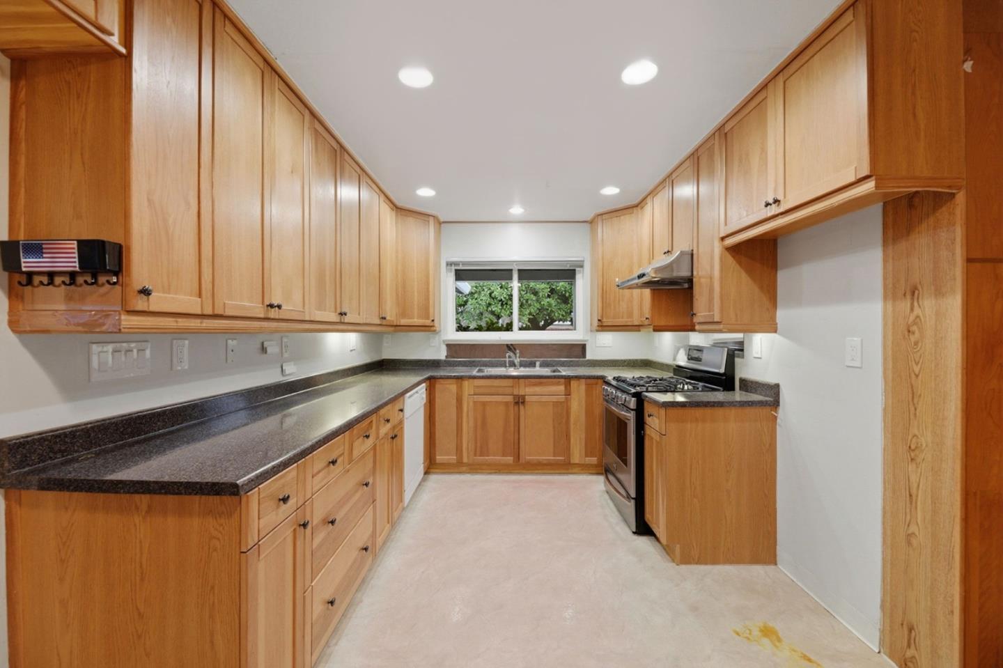 1637 Roger Street Milpitas, CA 95035 - Photo 12 of 41