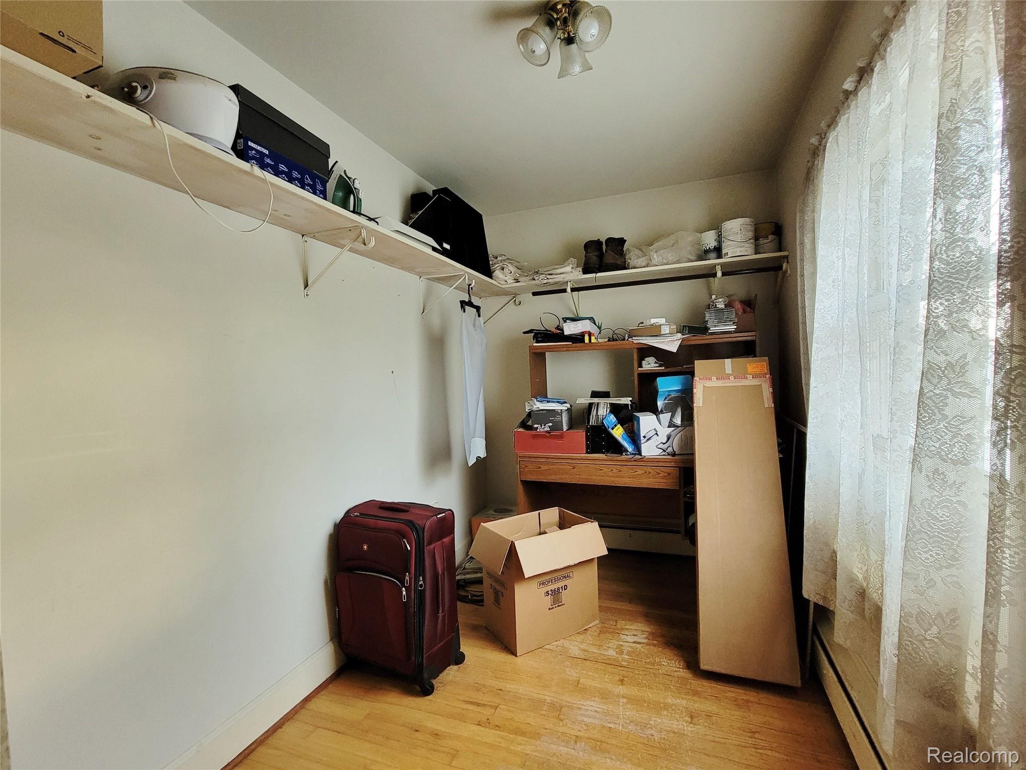 4090 North Rochester Road Rochester, MI 48306 - Photo 22 of 46 Master suit walk-in closet