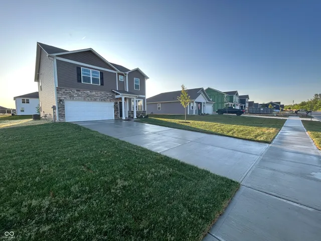 $2,295 | 748 Van Buren Street, Greenfield, IN 46140