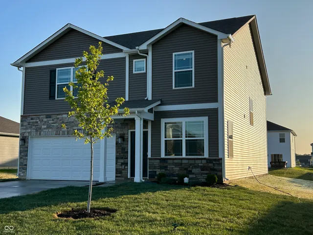 $2,295 | 748 Van Buren Street, Greenfield, IN 46140