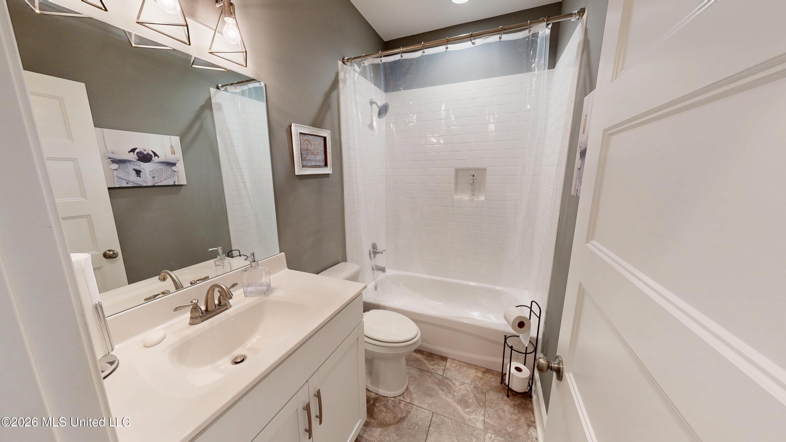 11250 Miller Road Olive Branch, MS 38654 - Photo 35 of 55 Hall Bath Down