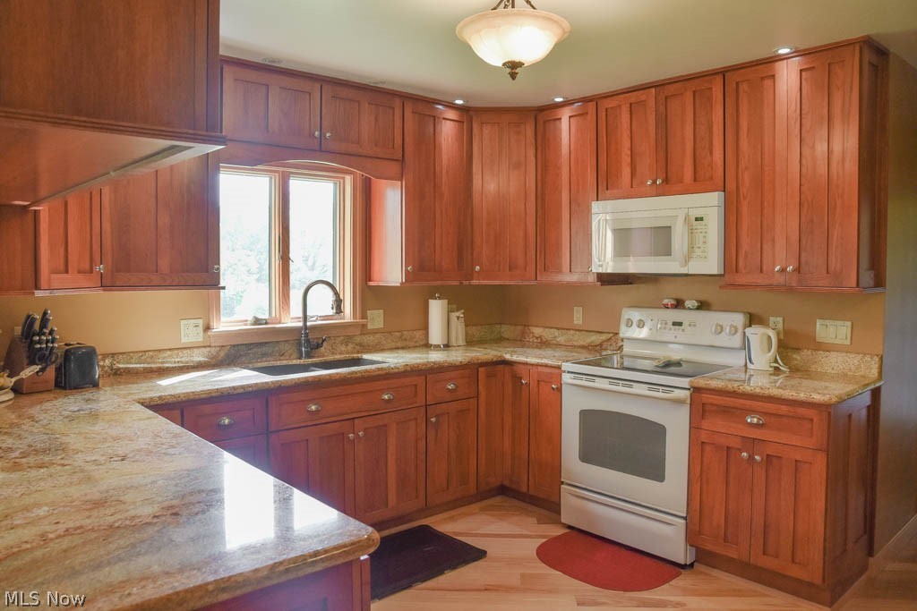 5931 Dailey Road New Franklin, OH 44319 - Photo 5 of 26 Kitchen
