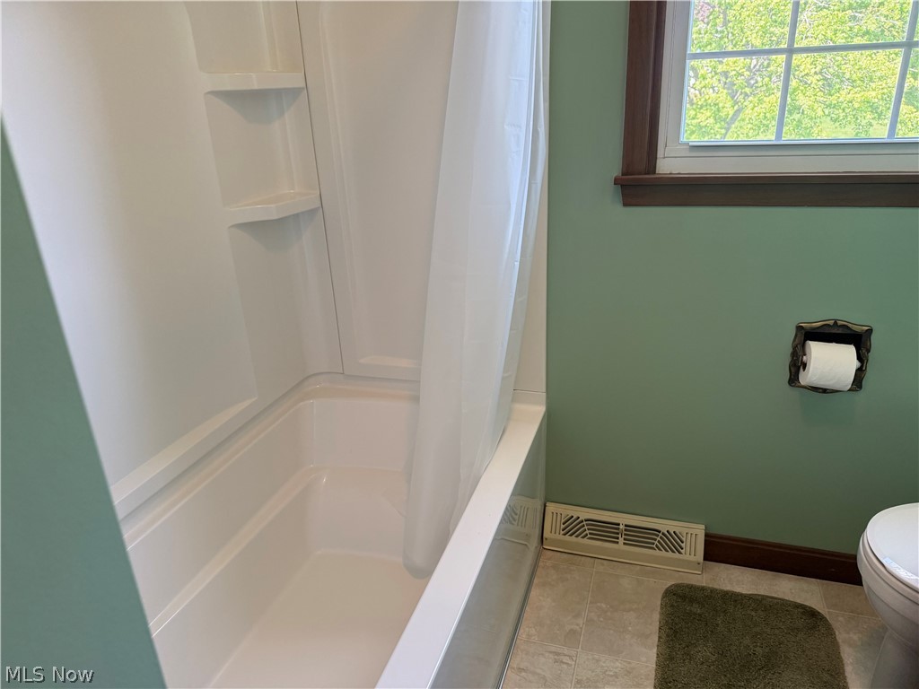 5068 Bright Baldwin Road Newton Falls, OH 44444 - Photo 38 of 47 Upstairs bathroom
