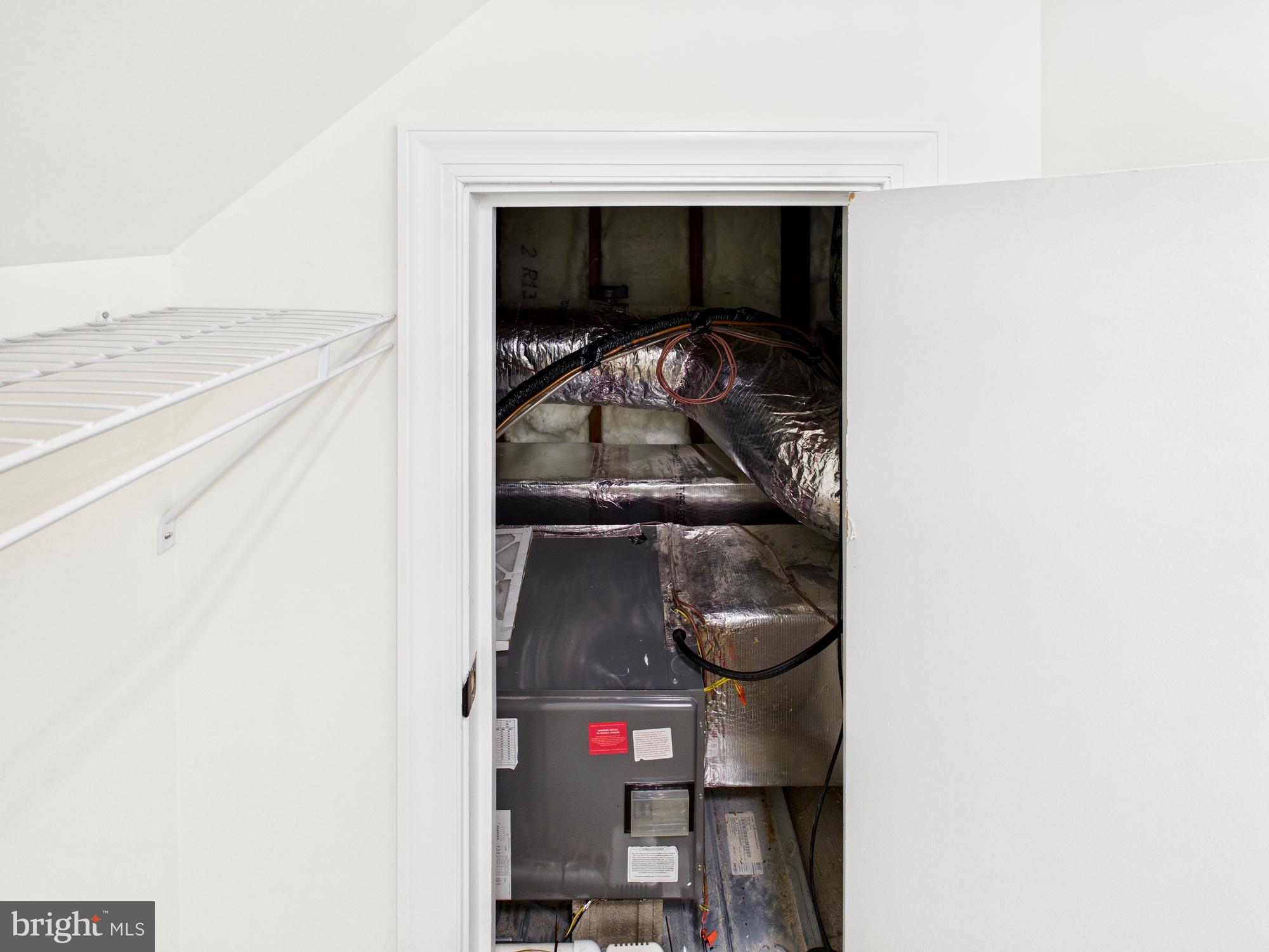 22202 Wetipquin Road Quantico, MD 21856 - Photo 29 of 42 a utility room with dryer and washer