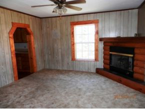 3669 Little Dry Run Road Butler, TN 37640 - Photo 7 of 14 Living Room