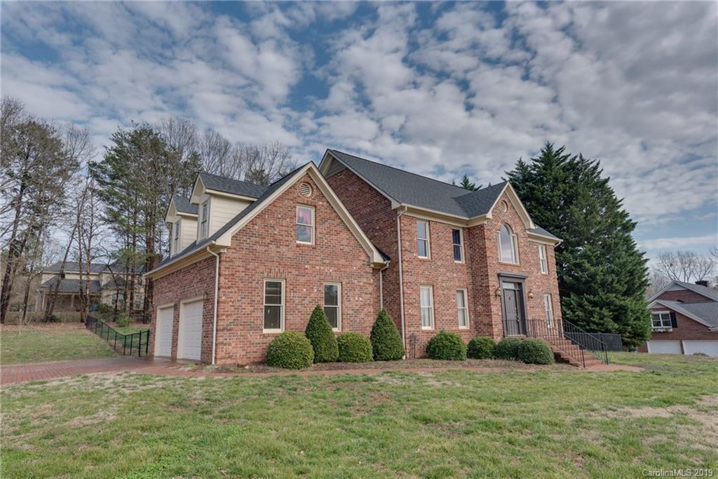 137 Brightmore Circle Rutherfordton, NC 28139 - Photo 3 of 34