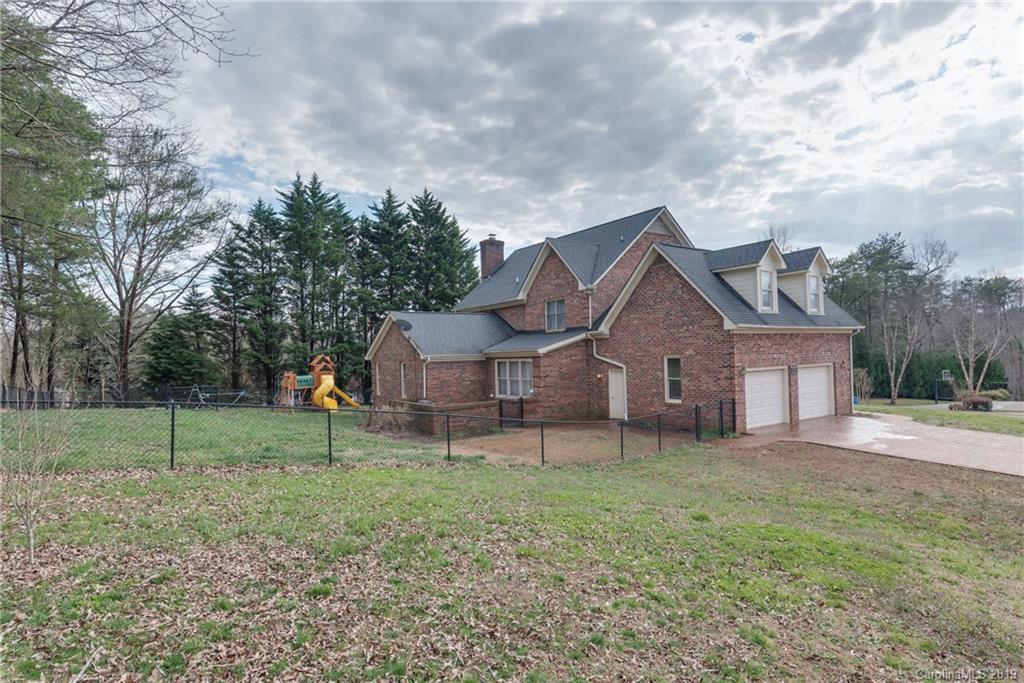 137 Brightmore Circle Rutherfordton, NC 28139 - Photo 4 of 34