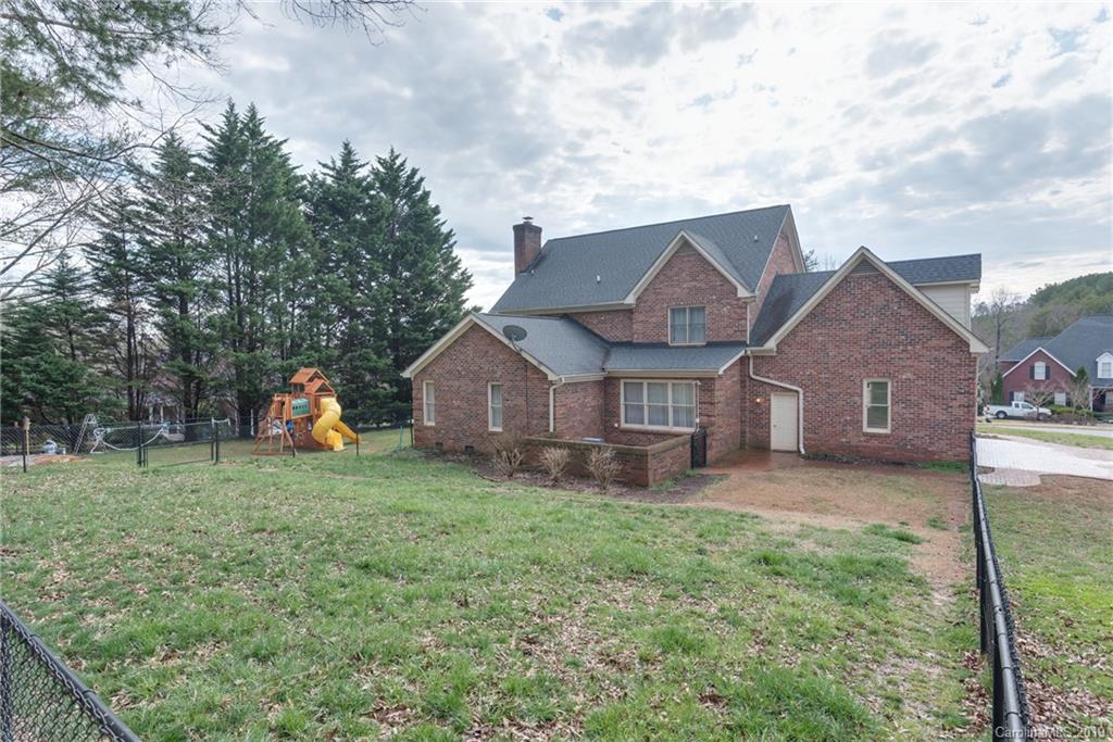 137 Brightmore Circle Rutherfordton, NC 28139 - Photo 5 of 34