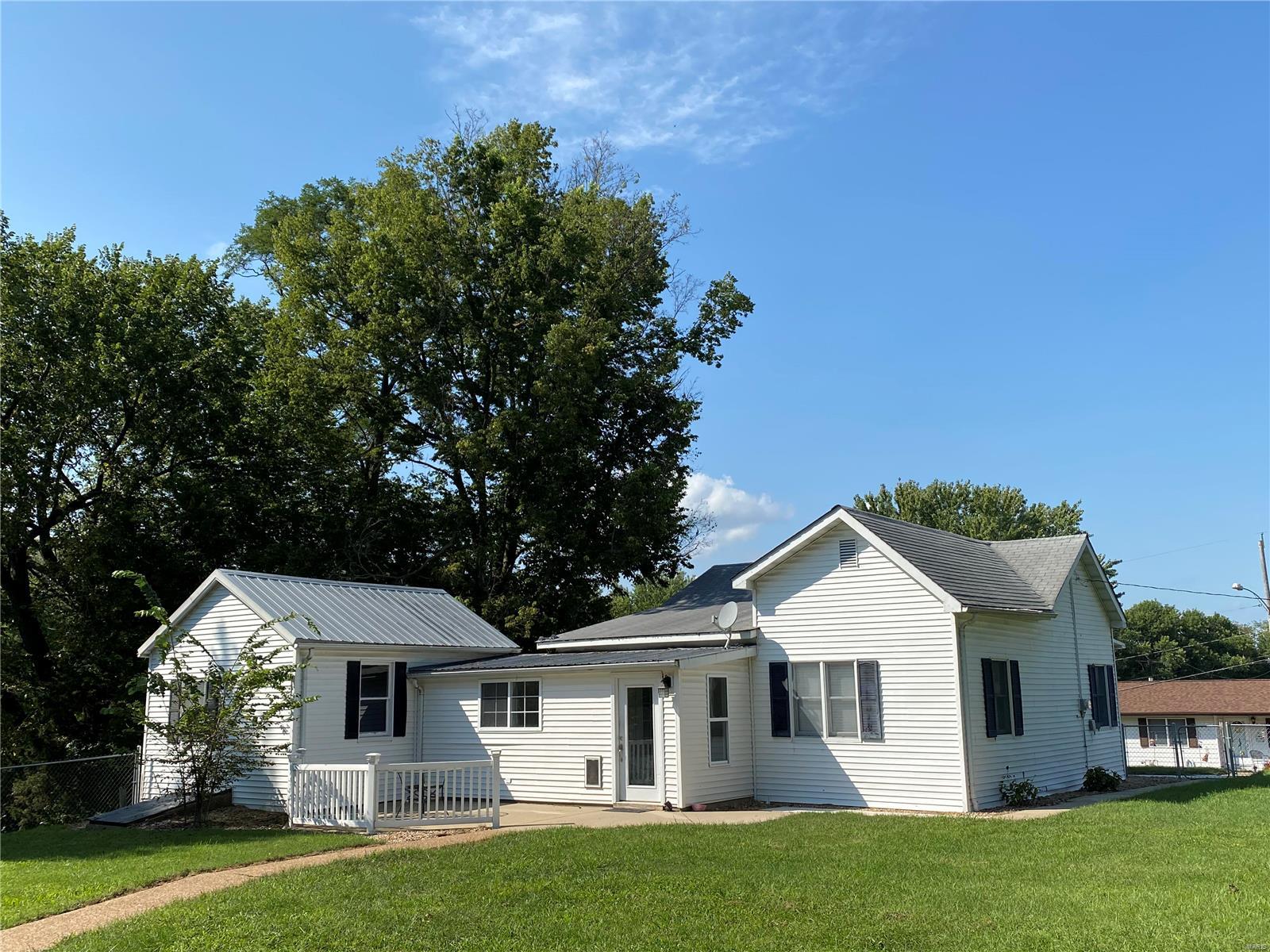 12 West Mill Street Ruma, IL 62278 - Photo 1 of 38