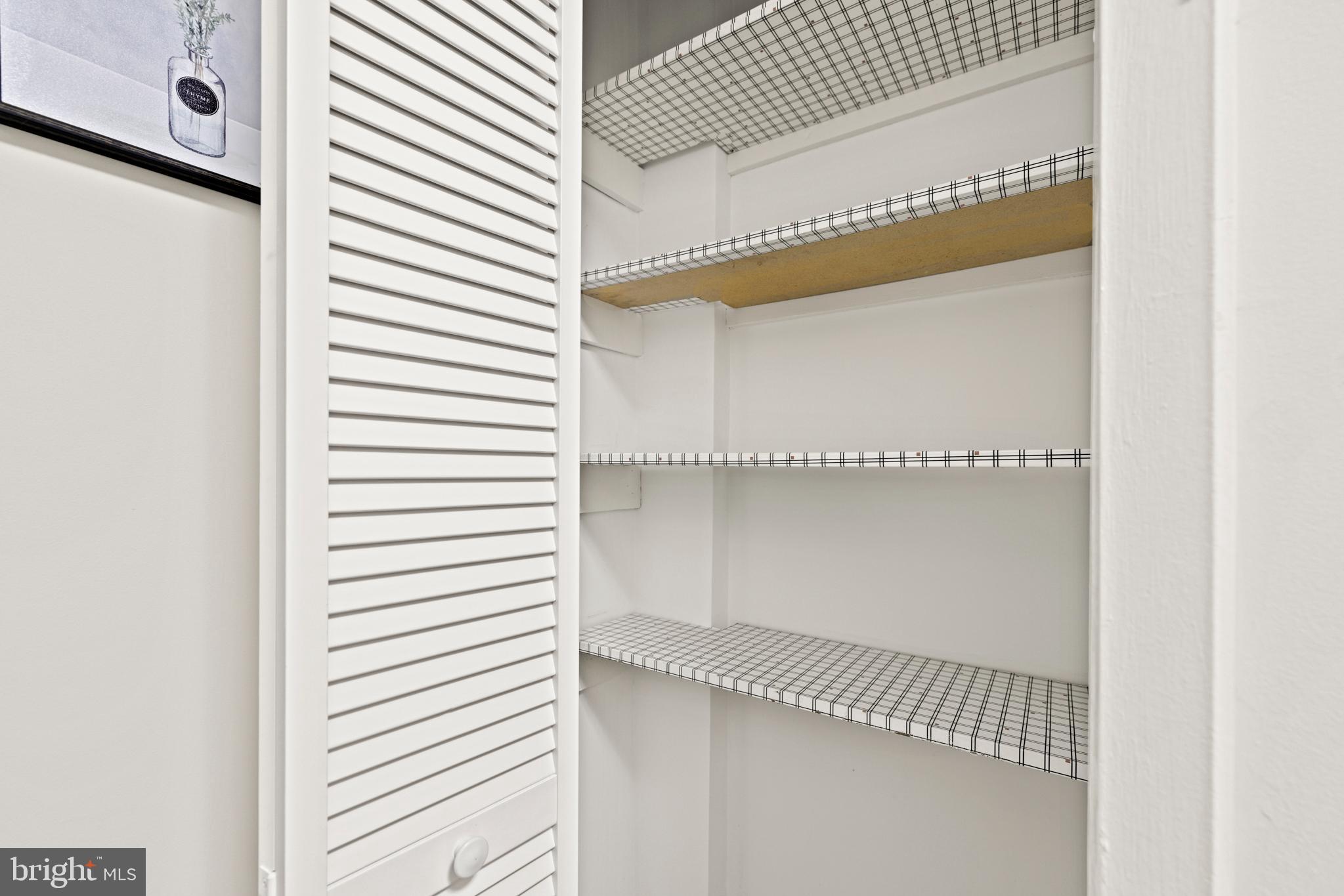 5821 E Royal Ridge Drive, Unit E Springfield, VA 22152 - Photo 16 of 35