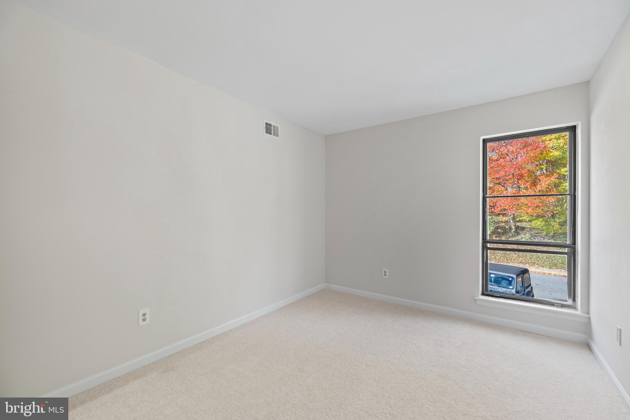 5821 E Royal Ridge Drive, Unit E Springfield, VA 22152 - Photo 18 of 35