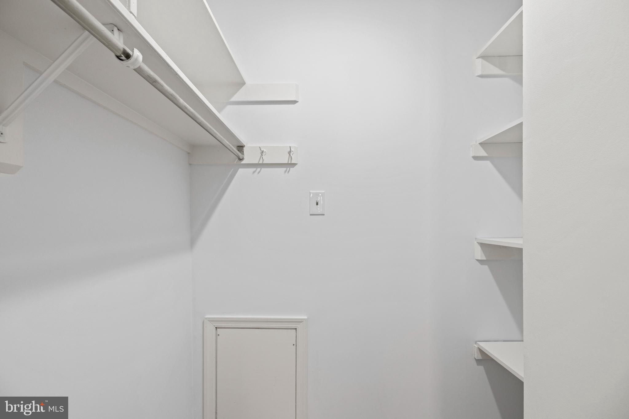 5821 E Royal Ridge Drive, Unit E Springfield, VA 22152 - Photo 20 of 35