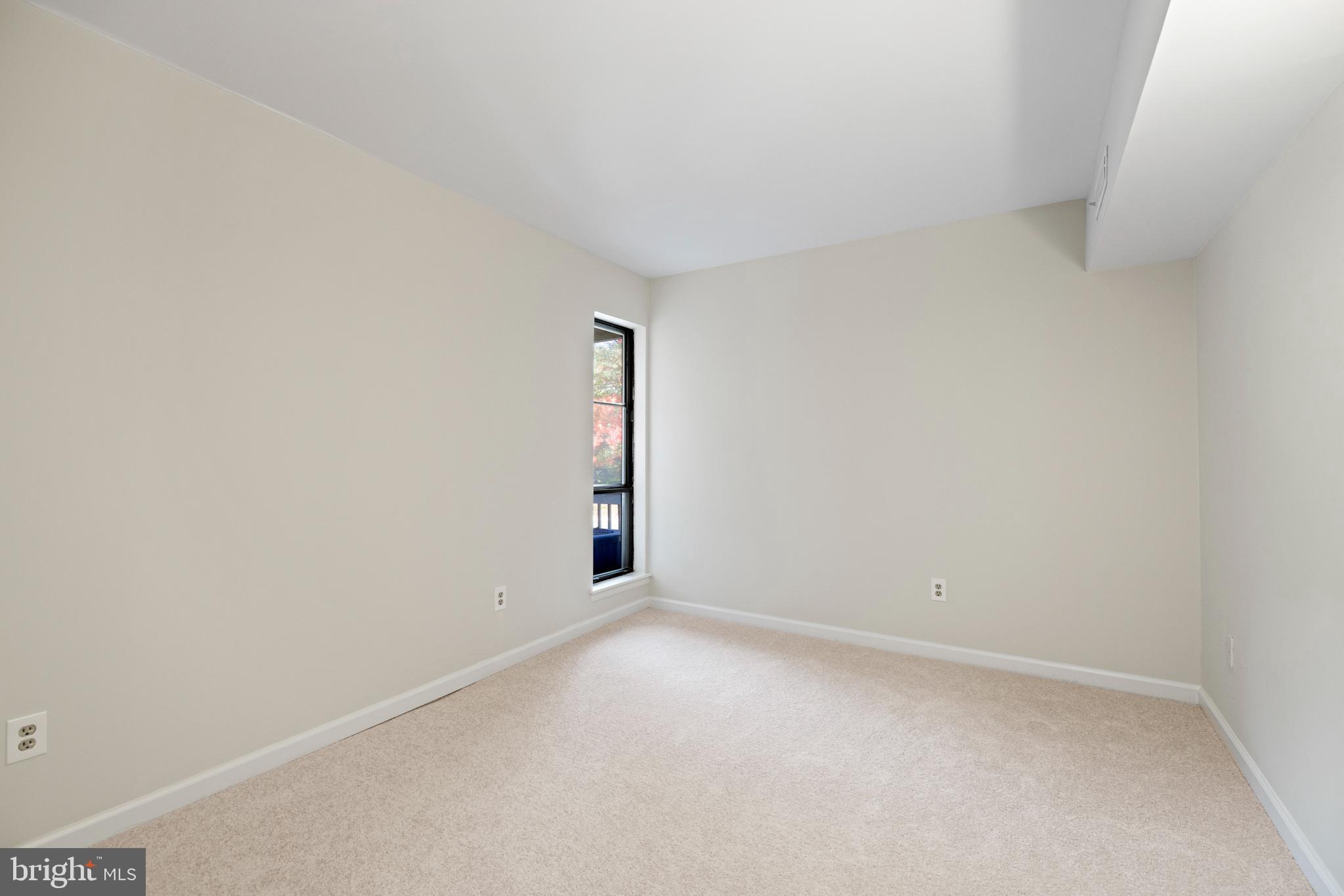 5821 E Royal Ridge Drive, Unit E Springfield, VA 22152 - Photo 22 of 35