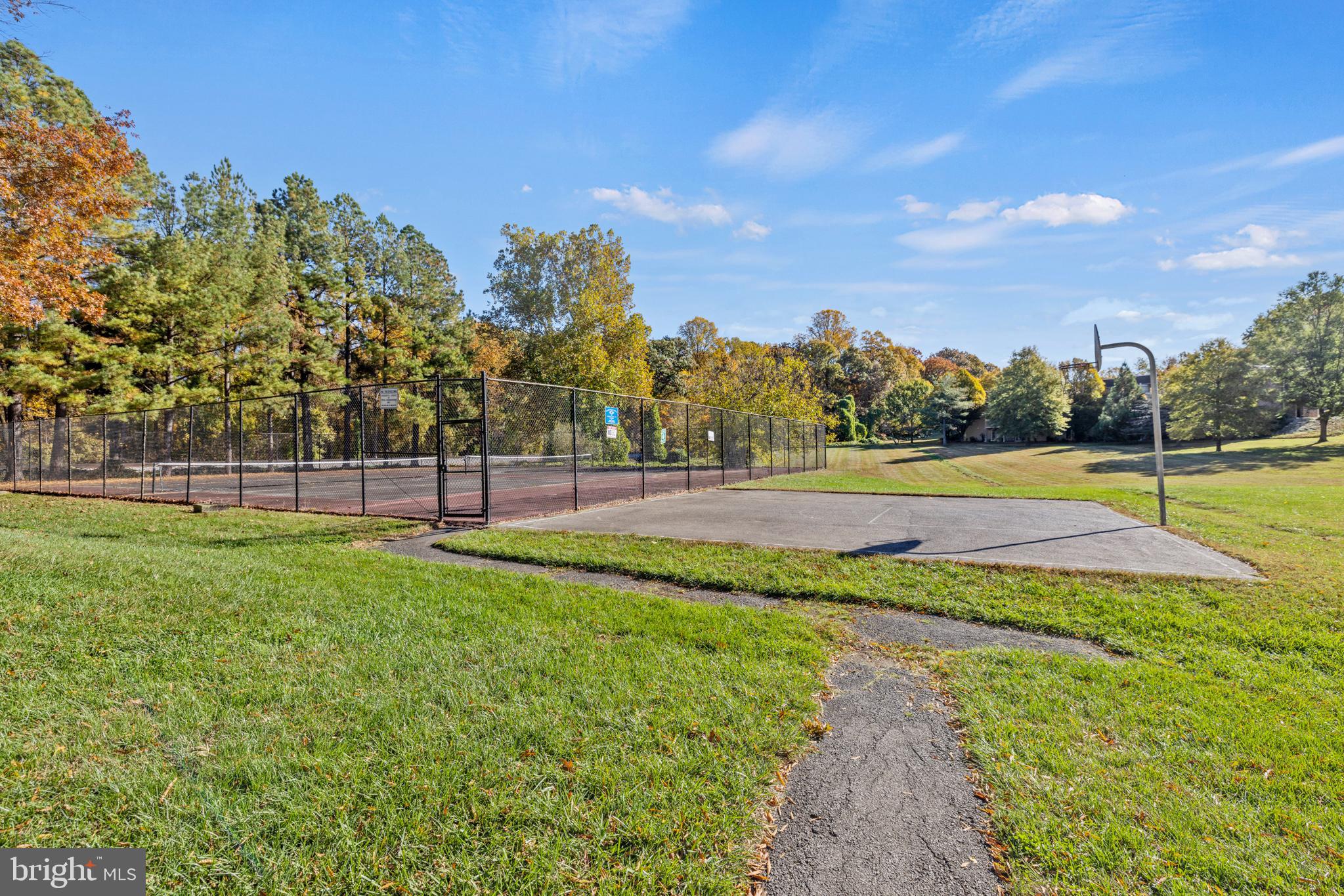 5821 E Royal Ridge Drive, Unit E Springfield, VA 22152 - Photo 31 of 35