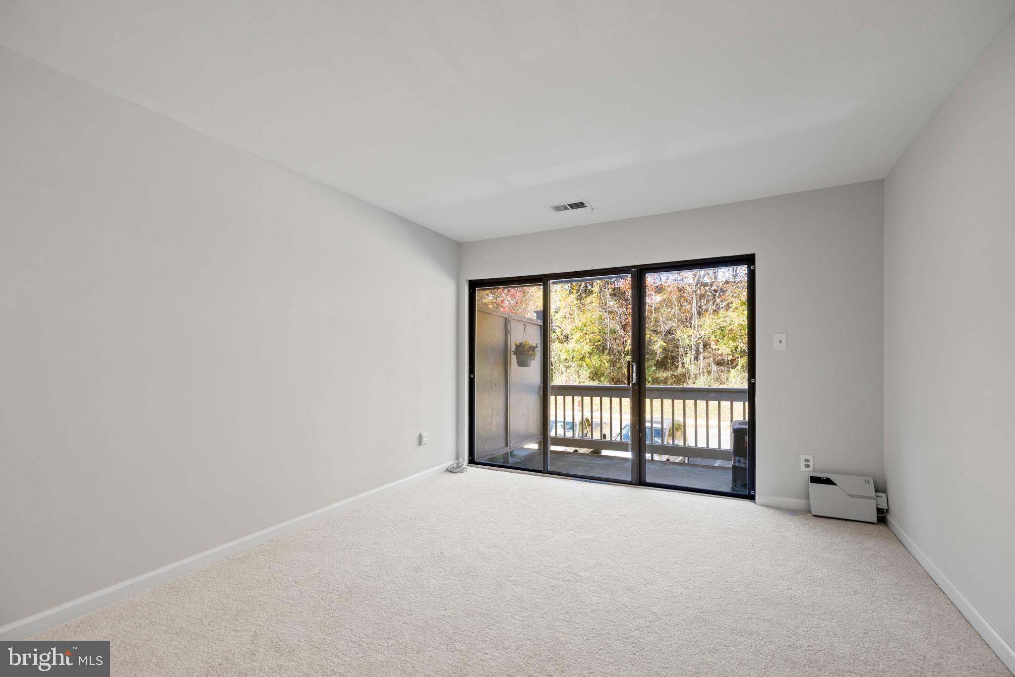 5821 E Royal Ridge Drive, Unit E Springfield, VA 22152 - Photo 8 of 35