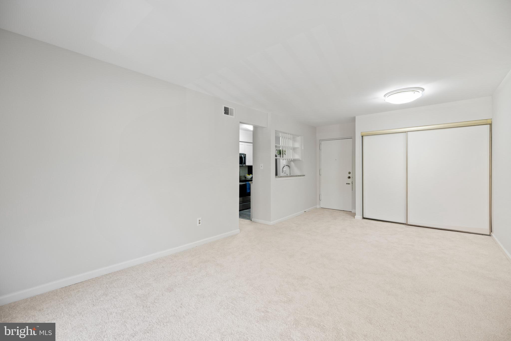 5821 E Royal Ridge Drive, Unit E Springfield, VA 22152 - Photo 9 of 35