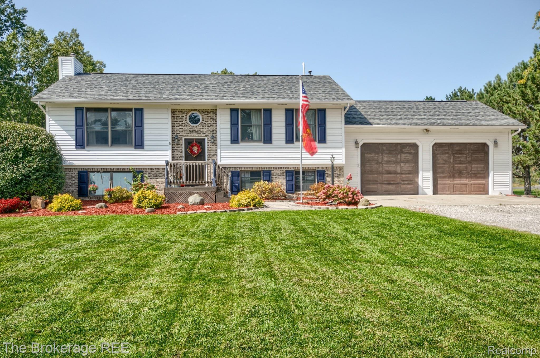 2249 North Irish Road Davison, MI 48423 - Photo 3 of 44 SD3_3136-HDR(5).jpg