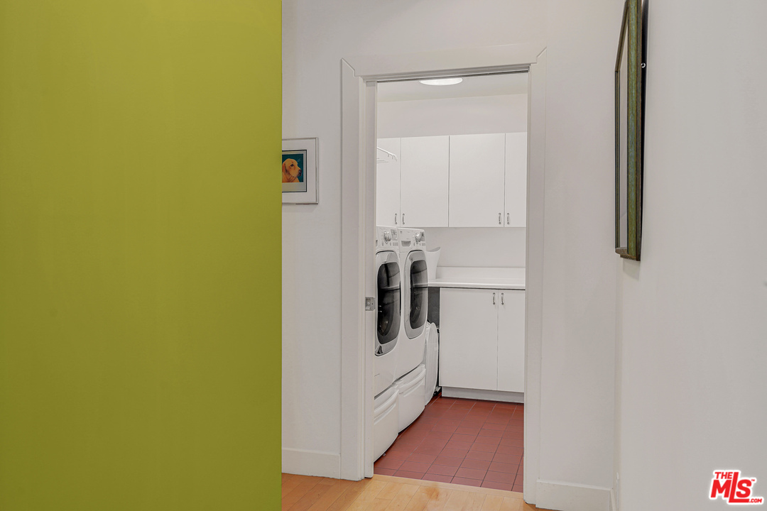 815 Leonard Road Los Angeles, CA 90049 - Photo 29 of 38