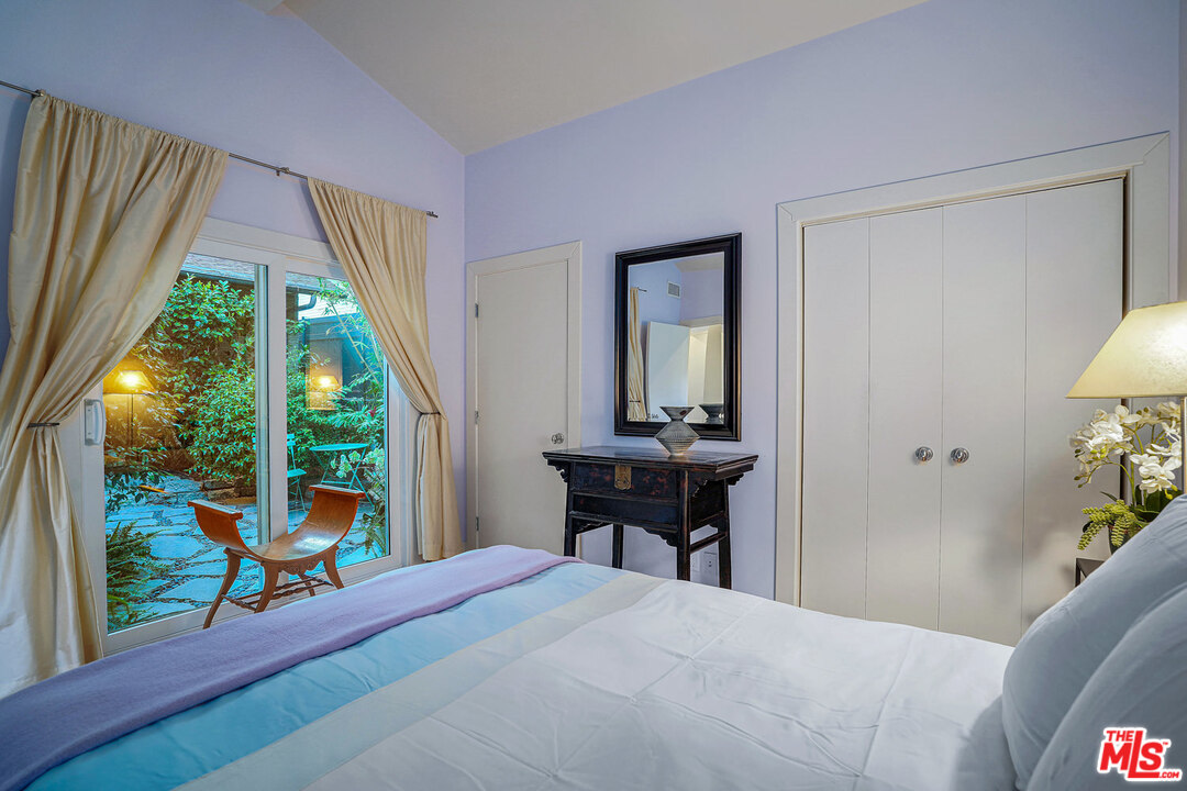 815 Leonard Road Los Angeles, CA 90049 - Photo 30 of 38