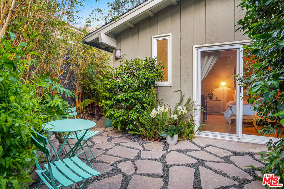 815 Leonard Road Los Angeles, CA 90049 - Photo 31 of 38